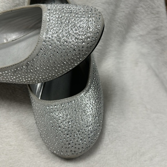 Super Cute NICOLE Rhinestone Silver Ballet Flats - Size 8 M - Picture 3 of 8